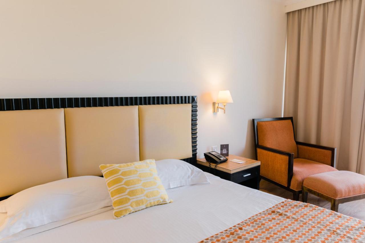 Elias Beach Hotel ลิมาซอล ภายนอก รูปภาพ