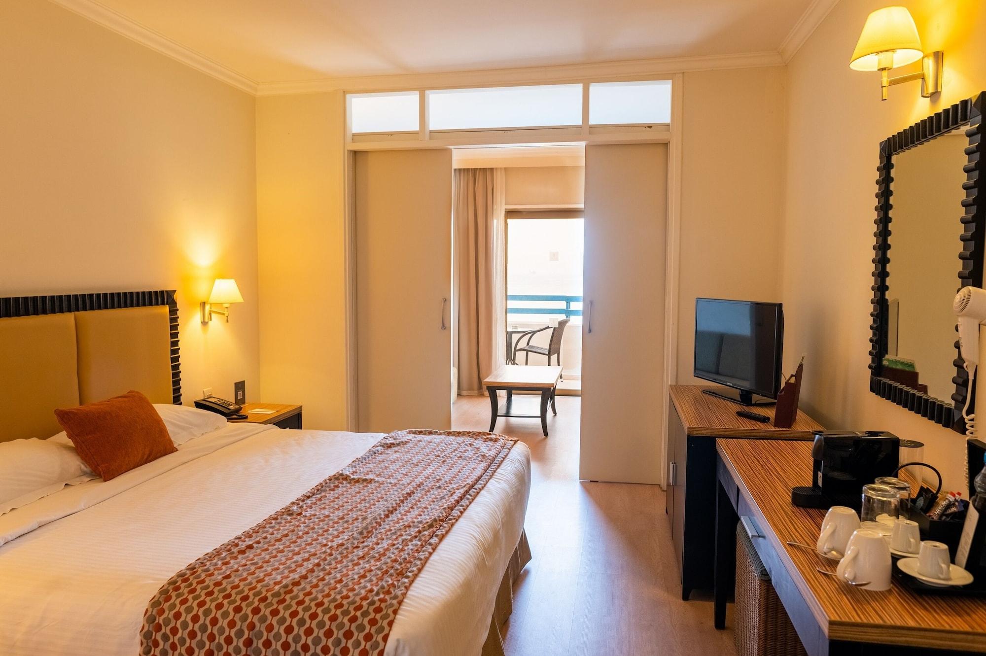 Elias Beach Hotel ลิมาซอล ภายนอก รูปภาพ