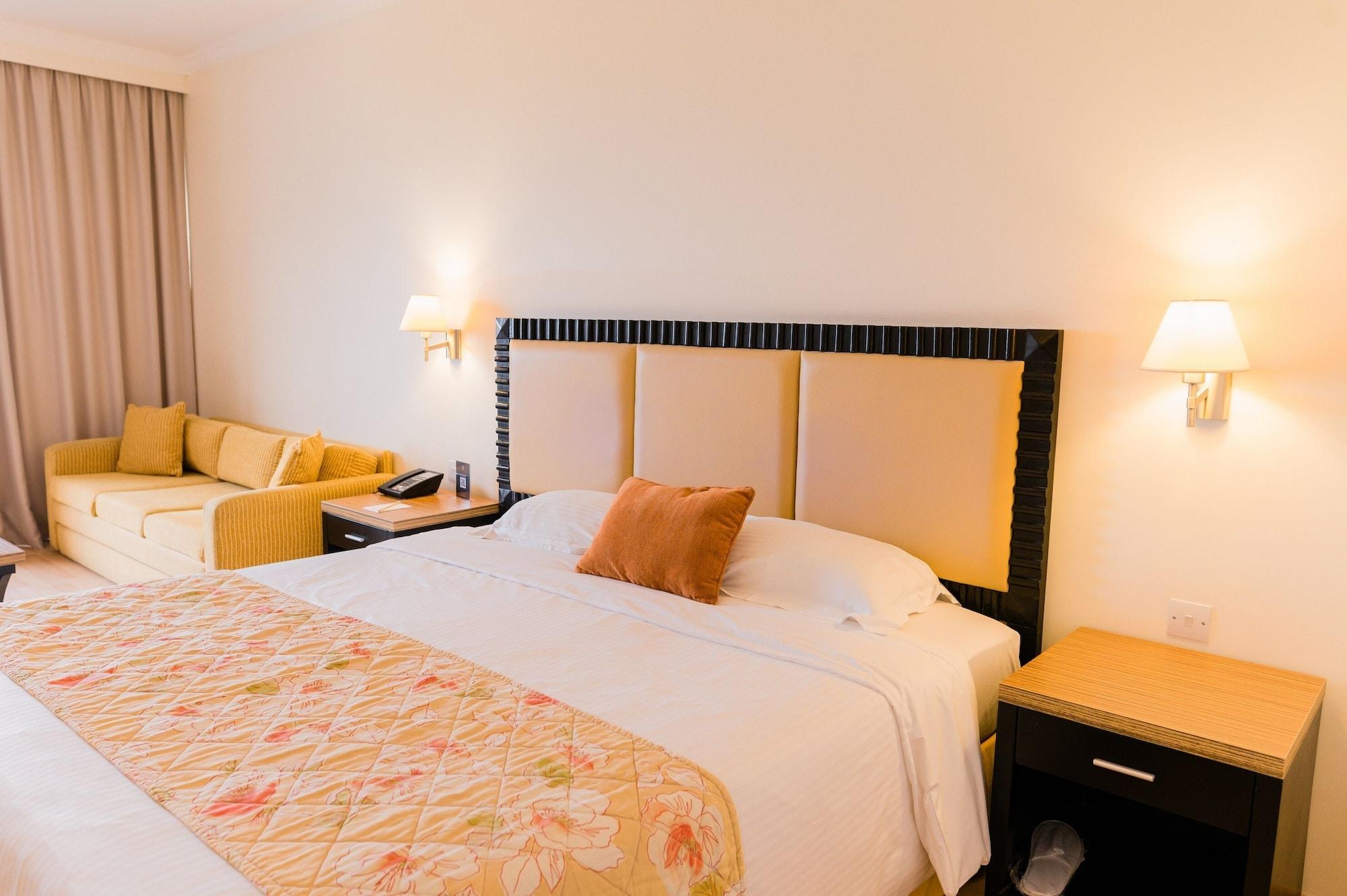 Elias Beach Hotel ลิมาซอล ภายนอก รูปภาพ