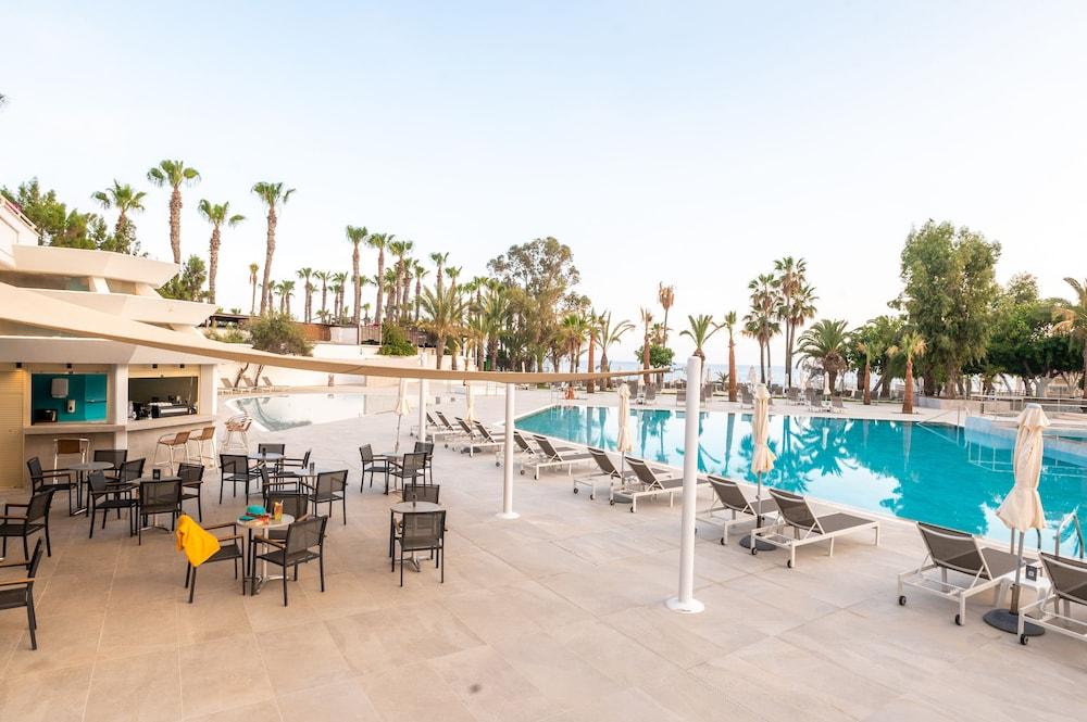 Elias Beach Hotel ลิมาซอล ภายนอก รูปภาพ