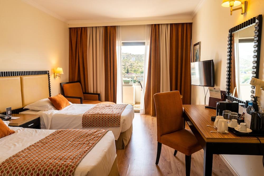 Elias Beach Hotel ลิมาซอล ภายนอก รูปภาพ